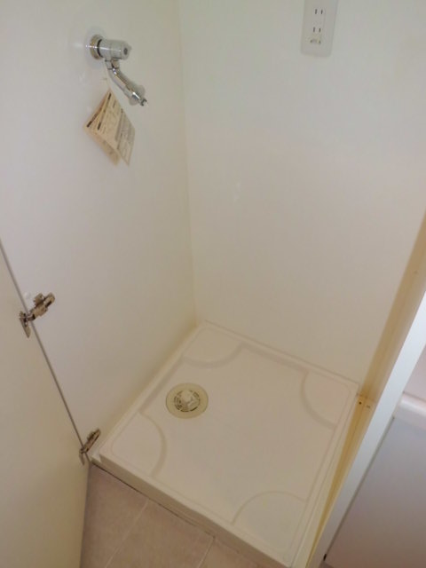 Other Equipment. ☆ Indoor Laundry Storage ☆