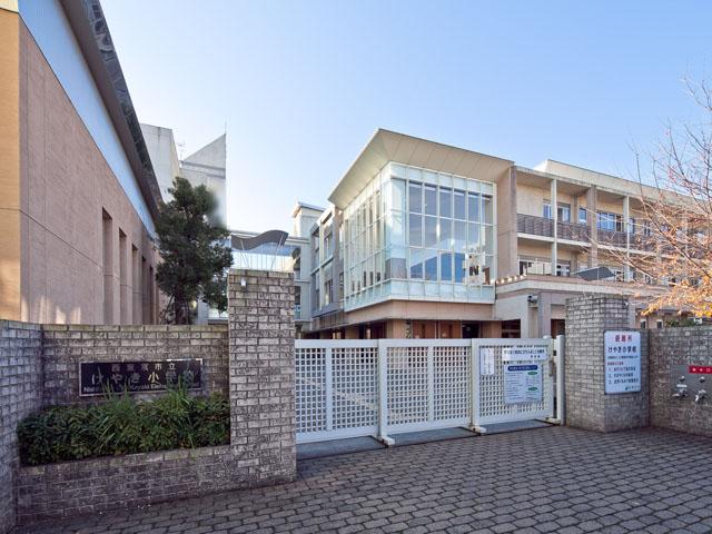 Primary school. Nishi Municipal zelkova to elementary school 200m