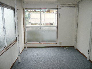 Living and room. 6 Pledge is the carpet of the room