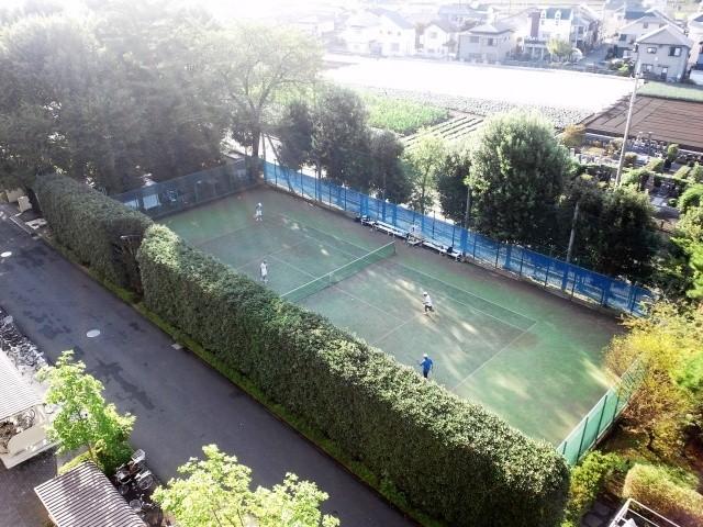 Other local. Tennis Court on site ・ Charge 1 hour 900 yen