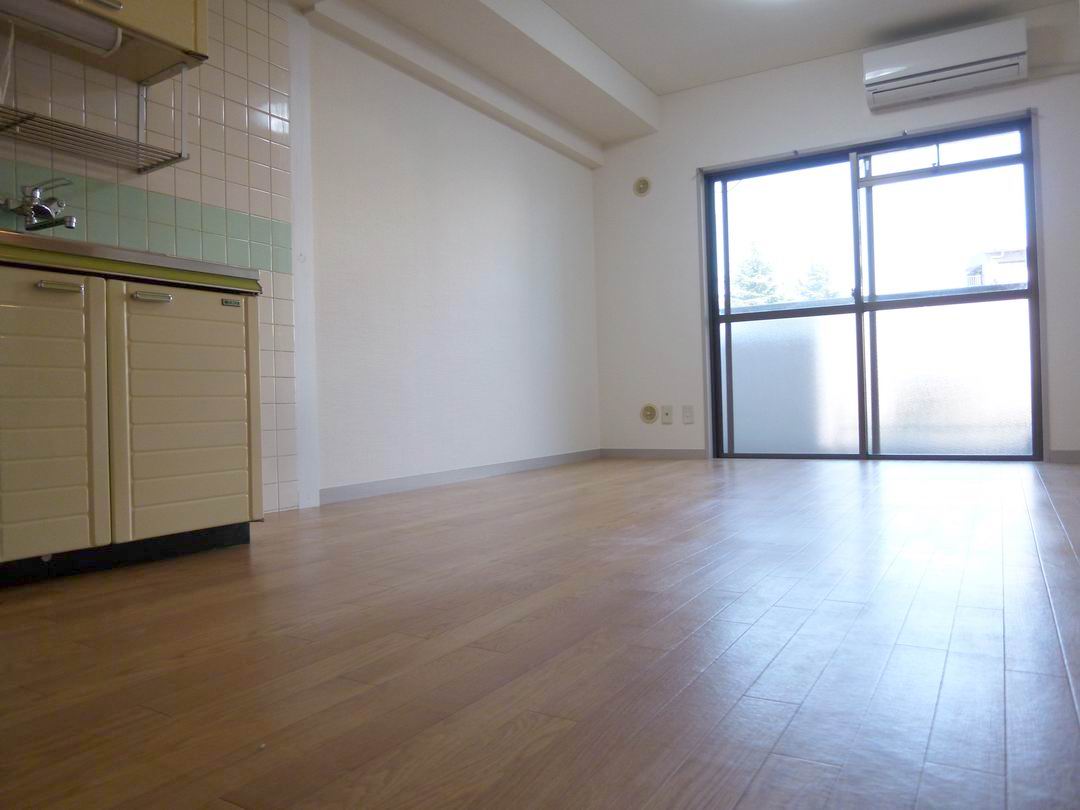 Living and room