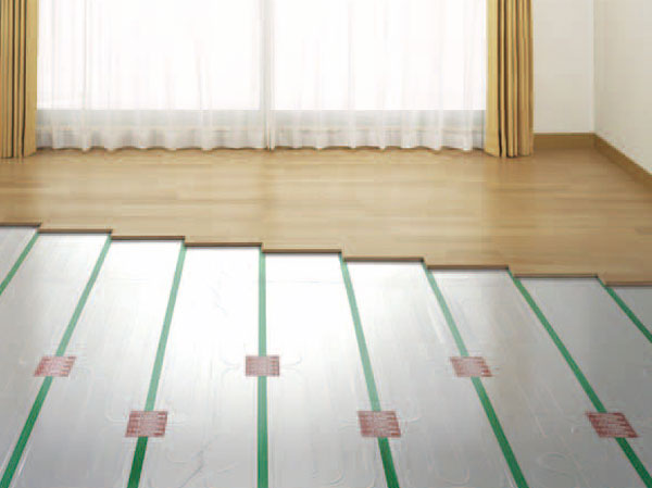 Other.  [Electric floor heating] Adopt an electric floor heating that will warm the room from the ground in the living room. Dust Standing difficult, This heating was also considered in a clean air environment. (Same specifications)