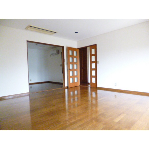 Living and room. Daihiroi living