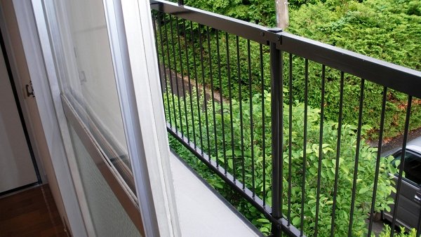 Balcony. ☆ Day is good on the south-facing.