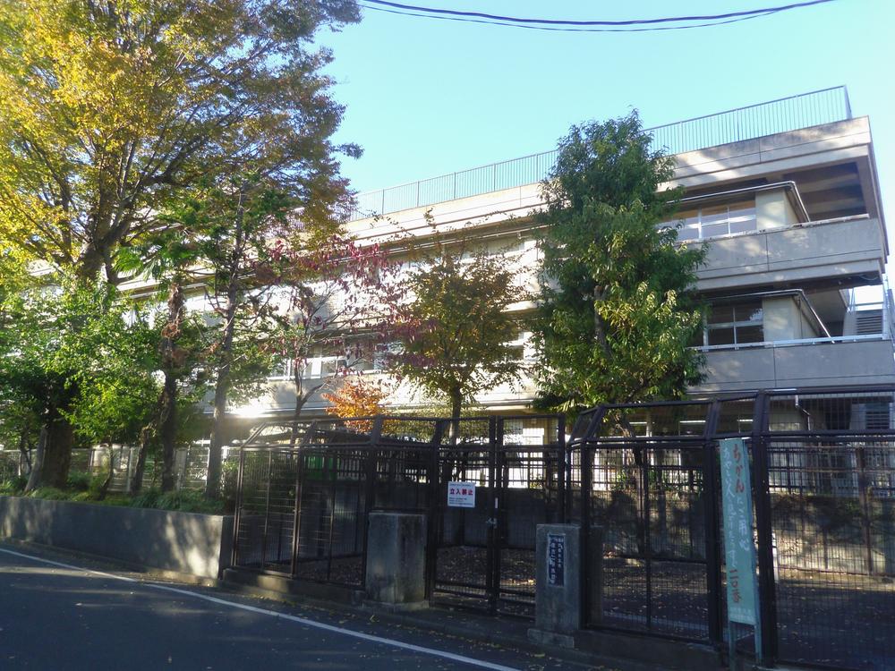 Primary school. Nishi Municipal Sumiyoshi to elementary school 705m