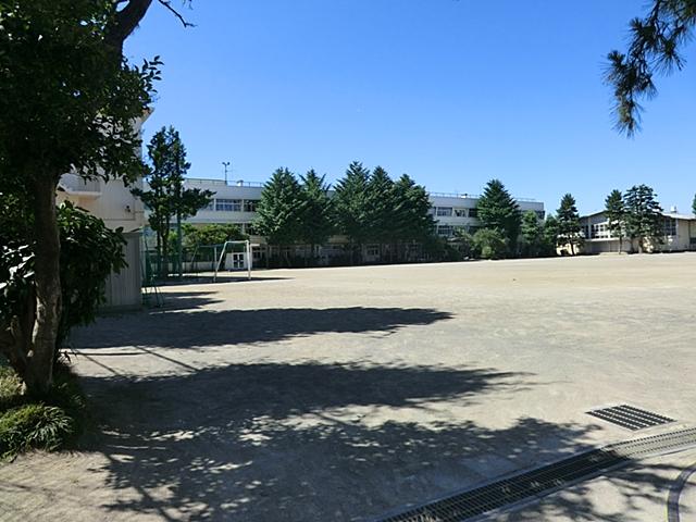 Junior high school. Nishi Municipal Tanashi 500m to the third junior high school