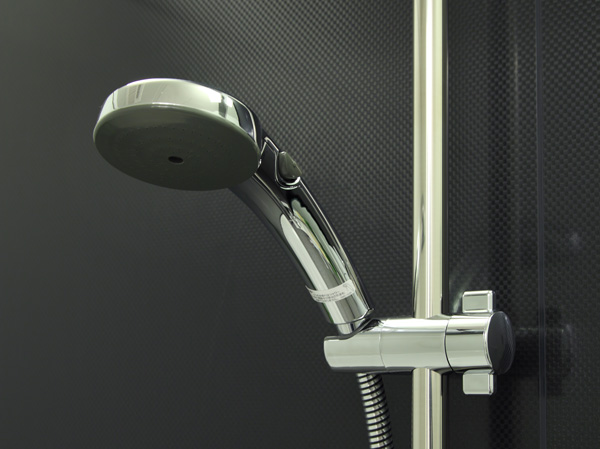 Bathing-wash room.  [Metal shower head with a water stop function] Bathroom shower is with one o'clock the water stop function which is excellent in water-saving properties.