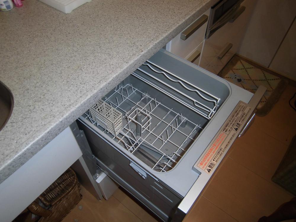 Kitchen. Dish washing dryer has been implemented in the Kitchen (2013 October shooting)