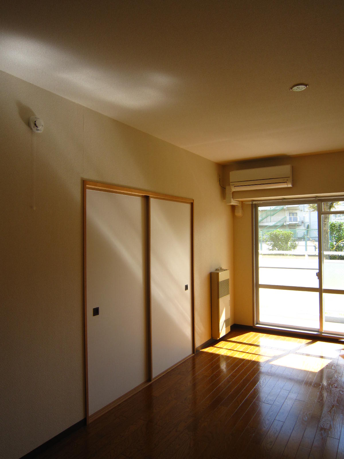 Living and room. Japanese-style room is next to the living. Easy-to-use floor plan.