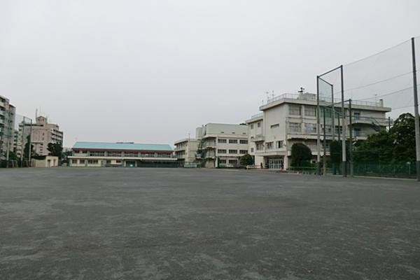 Junior high school. Yanagisawa 950m until junior high school