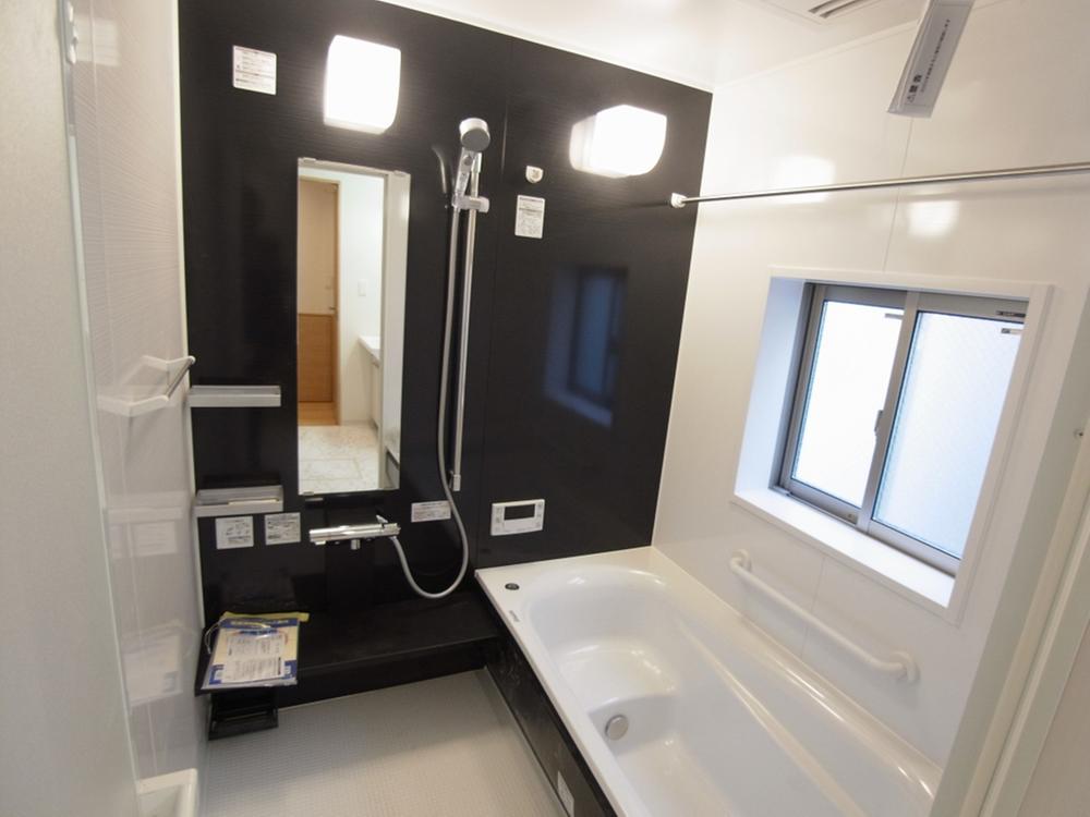 Same specifications photo (bathroom). Seller construction cases _ bathroom