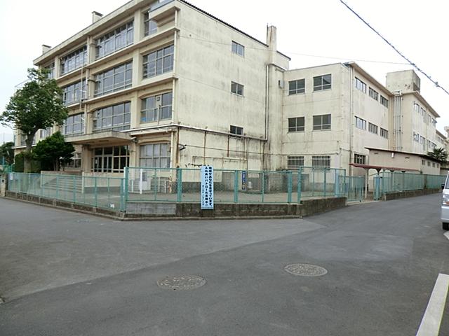 Junior high school. Nishi Municipal Hibarigaoka until junior high school 1060m