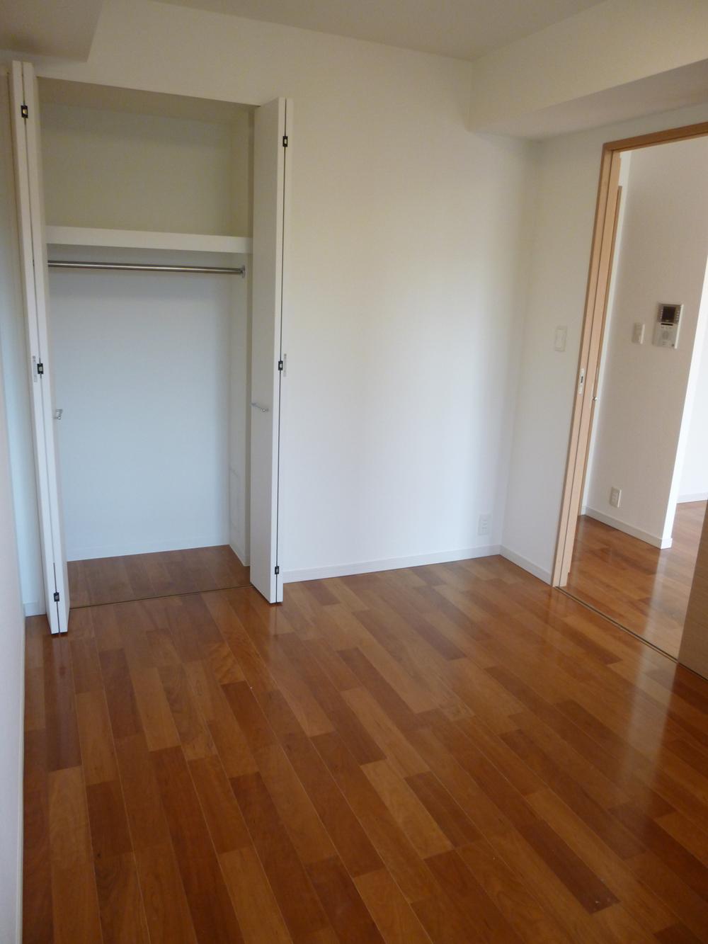 Non-living room. Western-style 6.0 Pledge