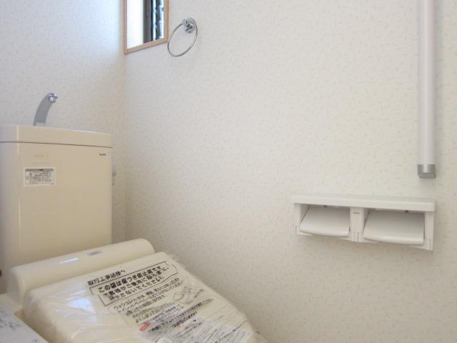 Toilet. Indoor (11 May 2013) Shooting