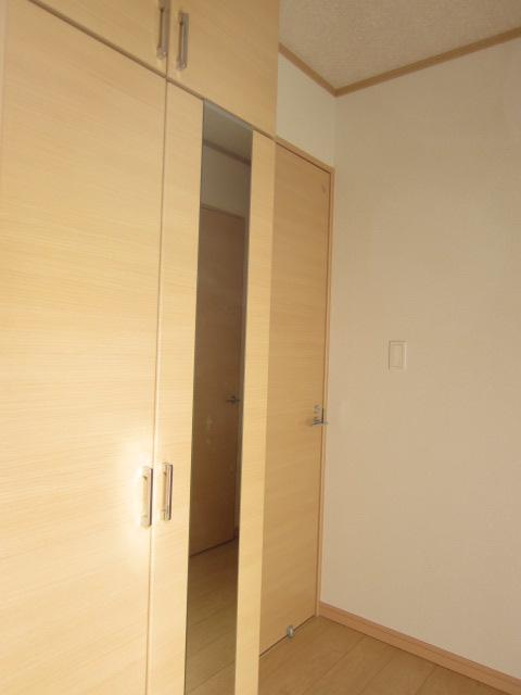 Entrance. Local (11 May 2013) Shooting