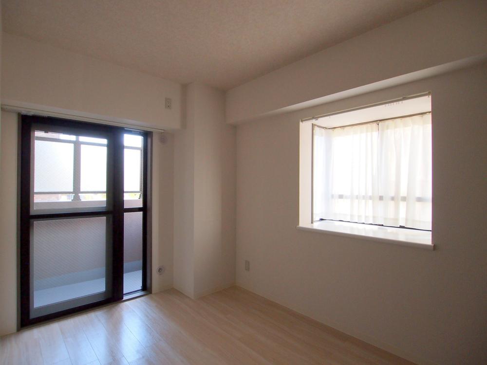 Other introspection. Western style room