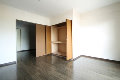 Living and room. Layout freely! 