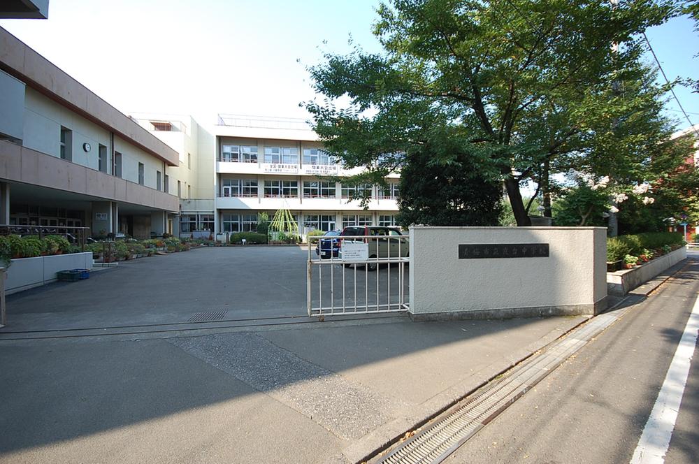 Junior high school. Ome Municipal Kasumidai until junior high school 1062m