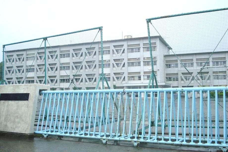 Junior high school. Ome 1067m to stand the second junior high school