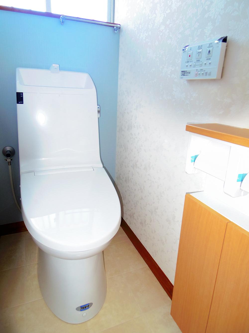 Toilet. Washlet, It is with the remote control (new exchange)