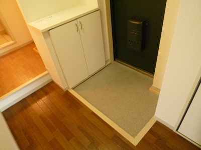 Entrance. ☆ Entrance hall ・ Cupboard ☆