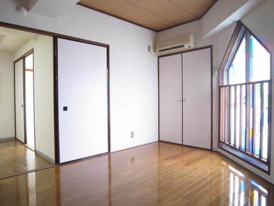 Living and room. ☆ Bright living room ☆