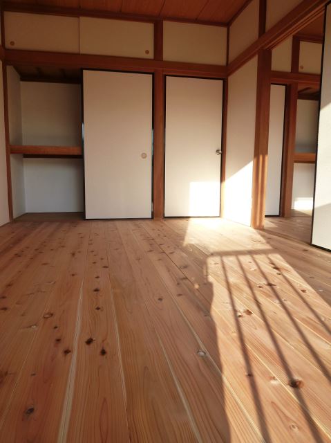 Living and room. Western-style using solid wood