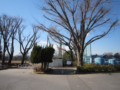 park. Higashihara 450m to the hospital (park)