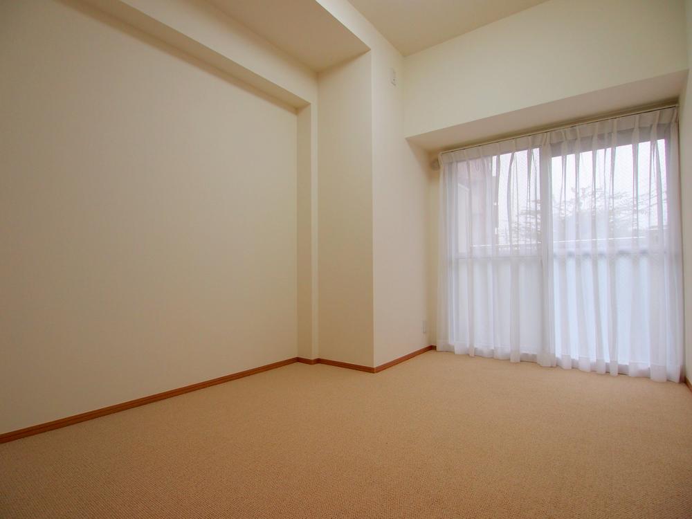 Other introspection. Western style room