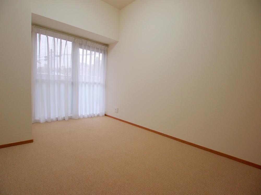 Other introspection. Western style room