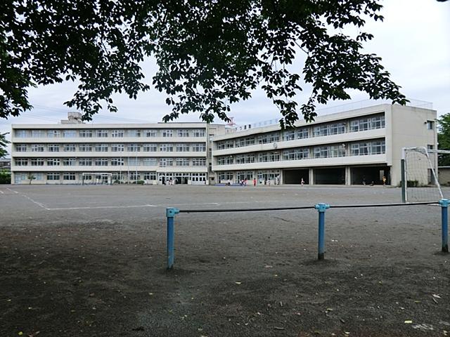 Primary school. Ome Municipal Fujihashi to elementary school 315m