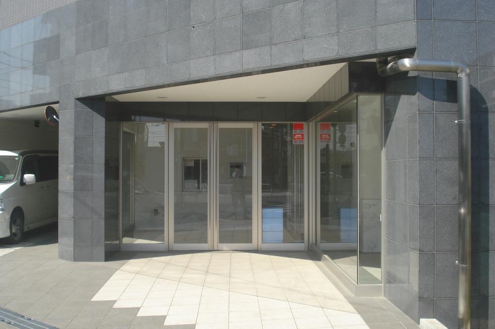 Entrance. Common areas