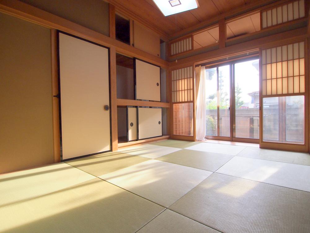 Other introspection. Japanese style room