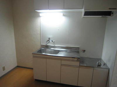 Kitchen.  ☆ Two-burner gas stove installed Friendly Kitchen ☆