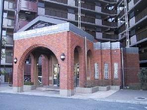 Entrance. Common areas