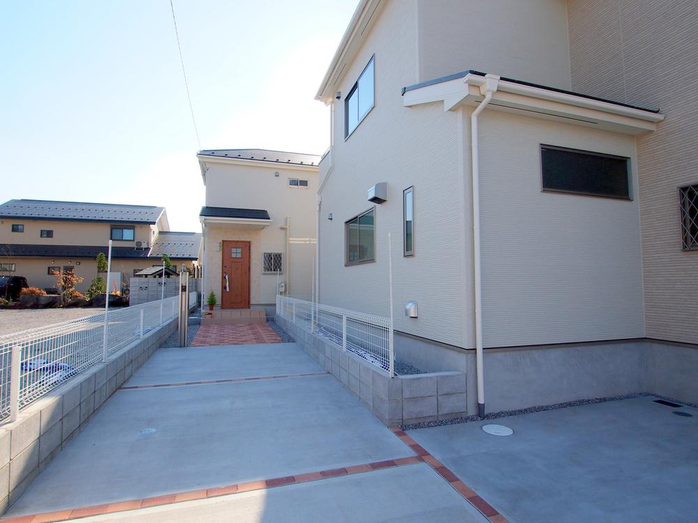 Local appearance photo. December 2013 shooting