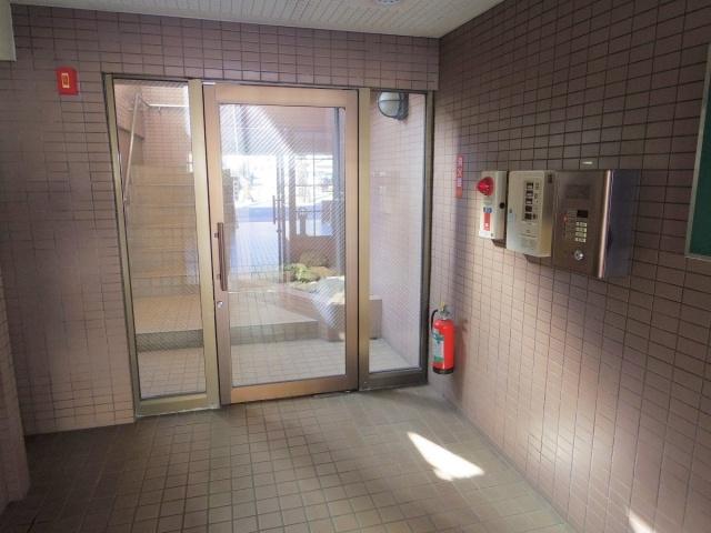 Entrance. Entrance inside