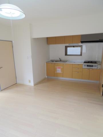 Living. 10 Pledge LDK (system kitchen is also very beautiful is the new exchange)
