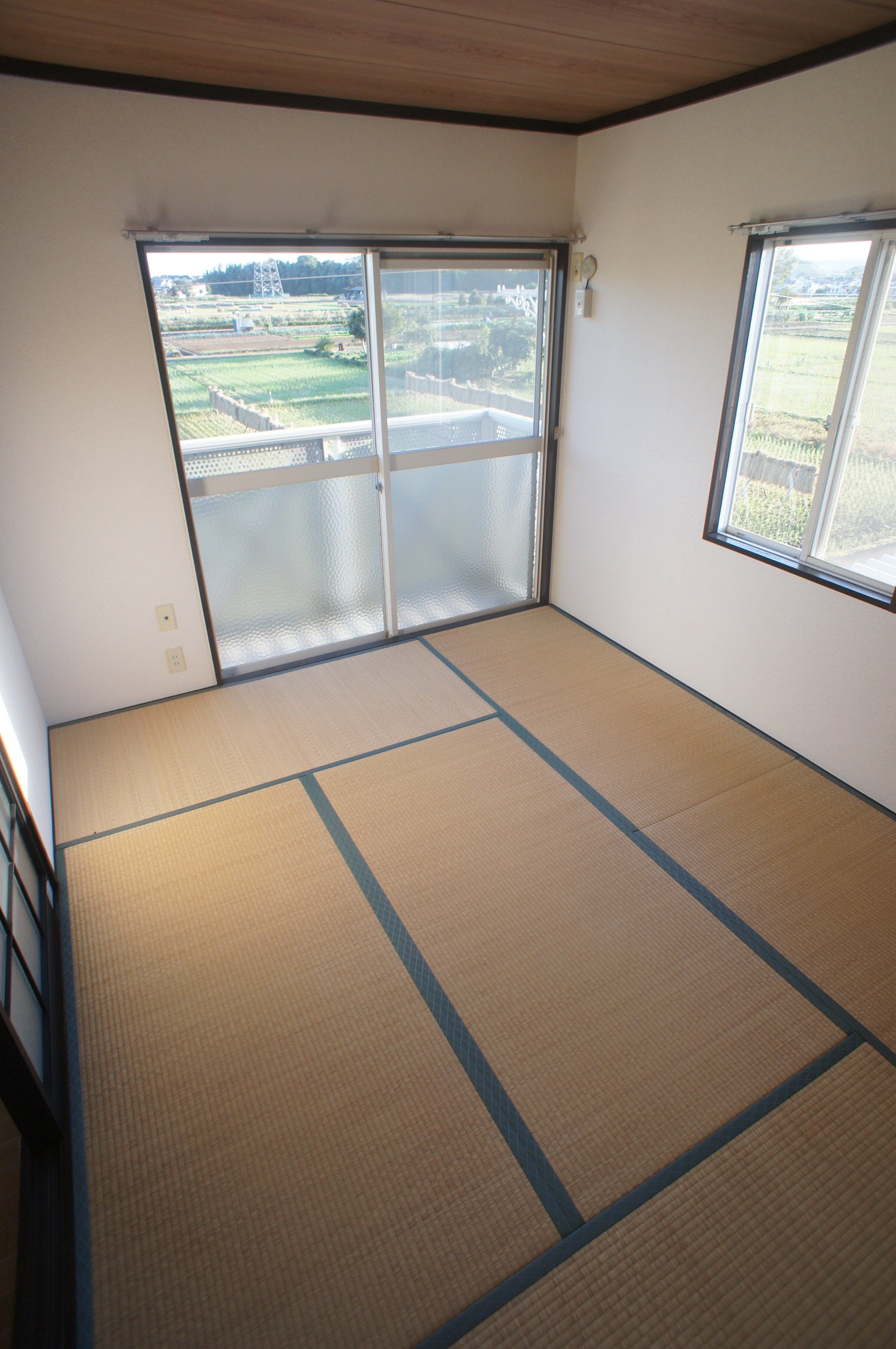 Living and room. Japanese-style room west  ・ Achieve a comfortable life in the sunny south-facing