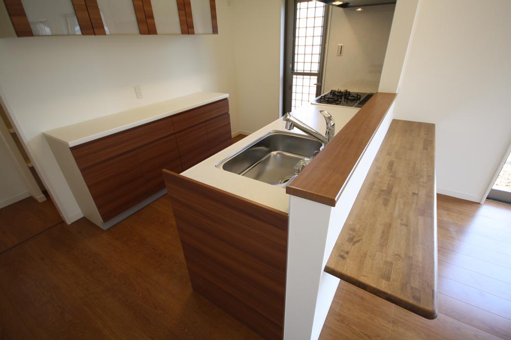 Same specifications photo (kitchen). The company construction cases