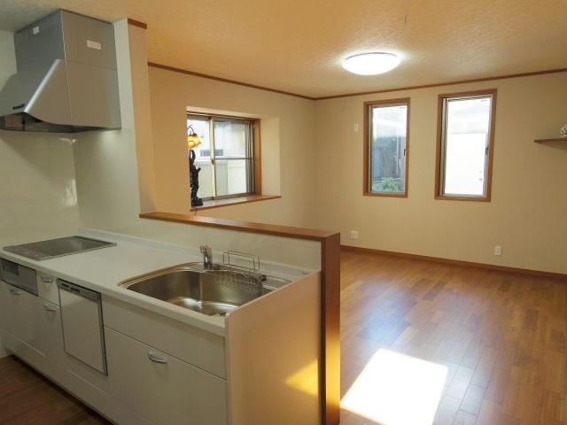 Living. First floor 13.6 Pledge LDK