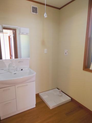 Wash basin, toilet. sanitary