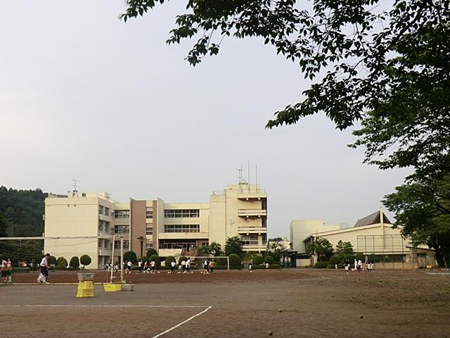 Junior high school. Ome 1724m to stand first junior high school