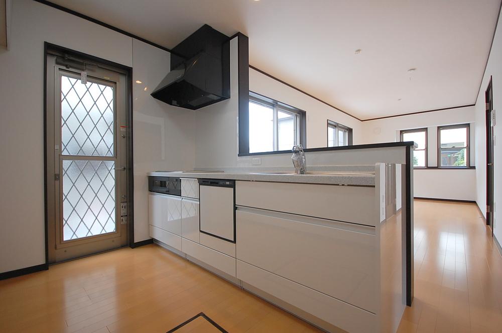 Same specifications photo (kitchen). Same specifications