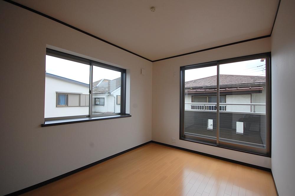 Same specifications photos (Other introspection). Same specifications Western-style