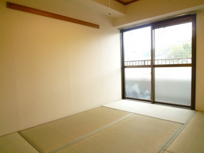 Living and room.  ☆ Japanese-style room 6 quires ☆
