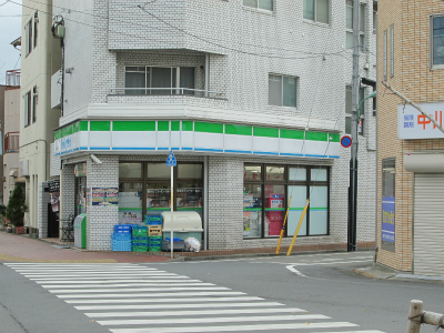 Convenience store. FamilyMart Higashioume Station store up to (convenience store) 505m