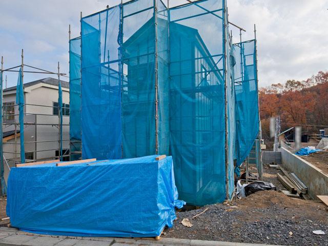 Local photos, including front road. Spacious grounds and spacious is the size of the land unique. It is recommended for those looking for a person or a quiet living environment you want to freely raise their children! Local (12 May 2013) Shooting