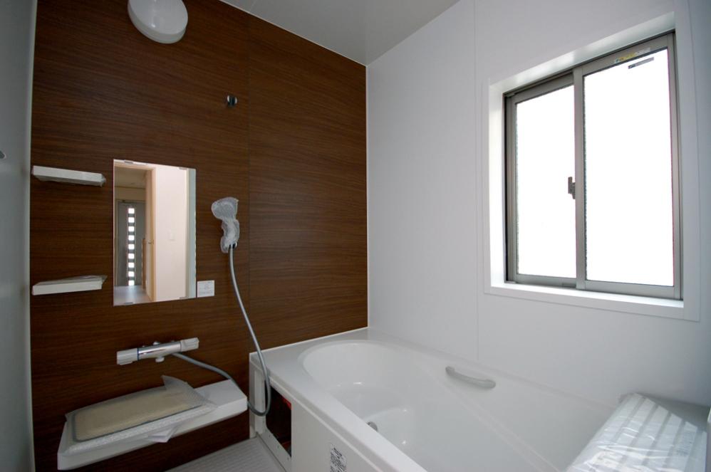 Same specifications photo (bathroom). Building 2