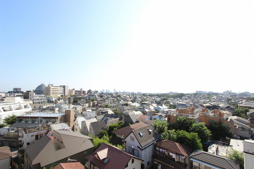 View photos from the dwelling unit. Good view per the top floor! View from the site (August 2013) Shooting